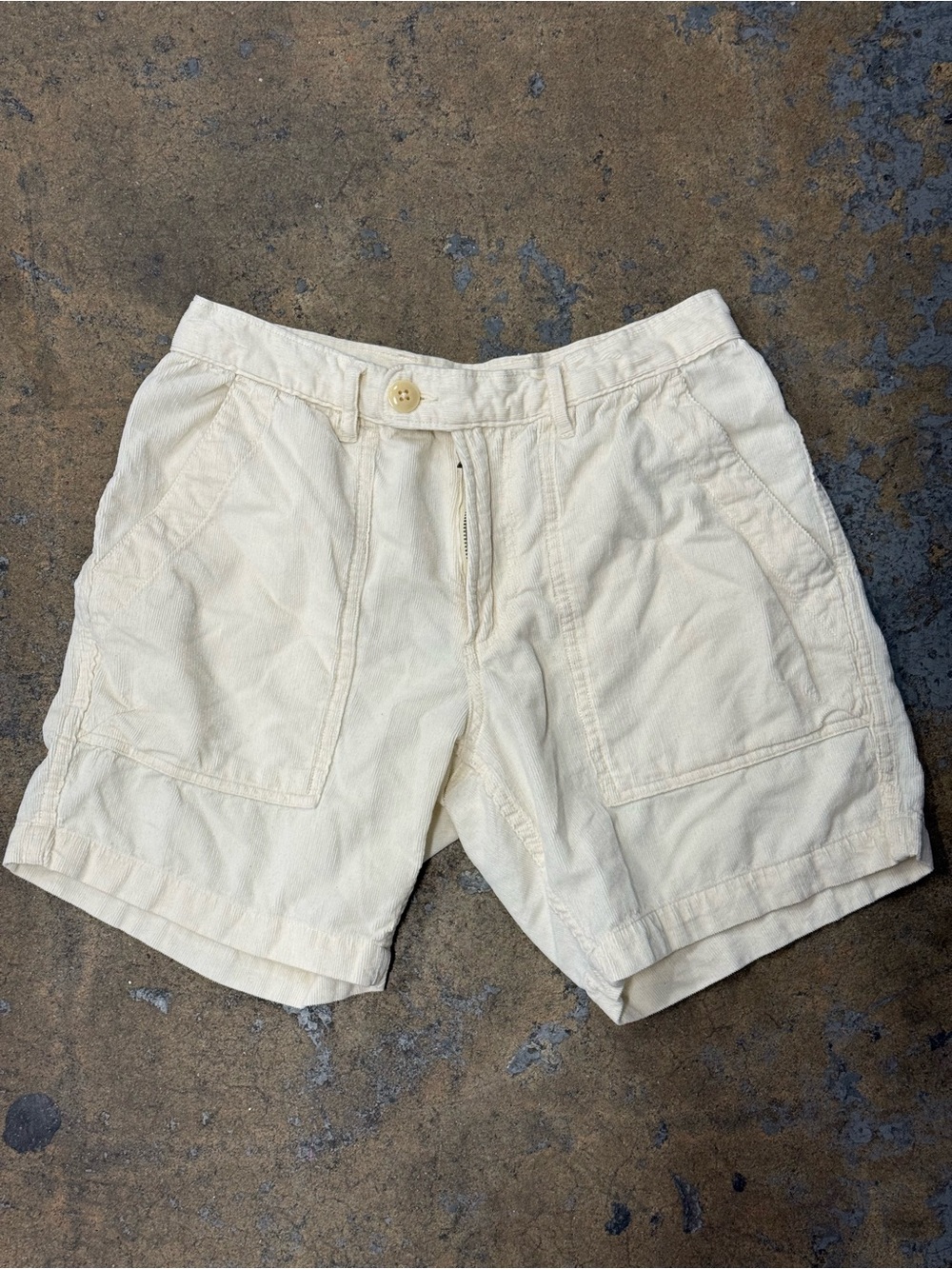 Men's Cream Flat Front Cotton Shorts with Patch Pockets